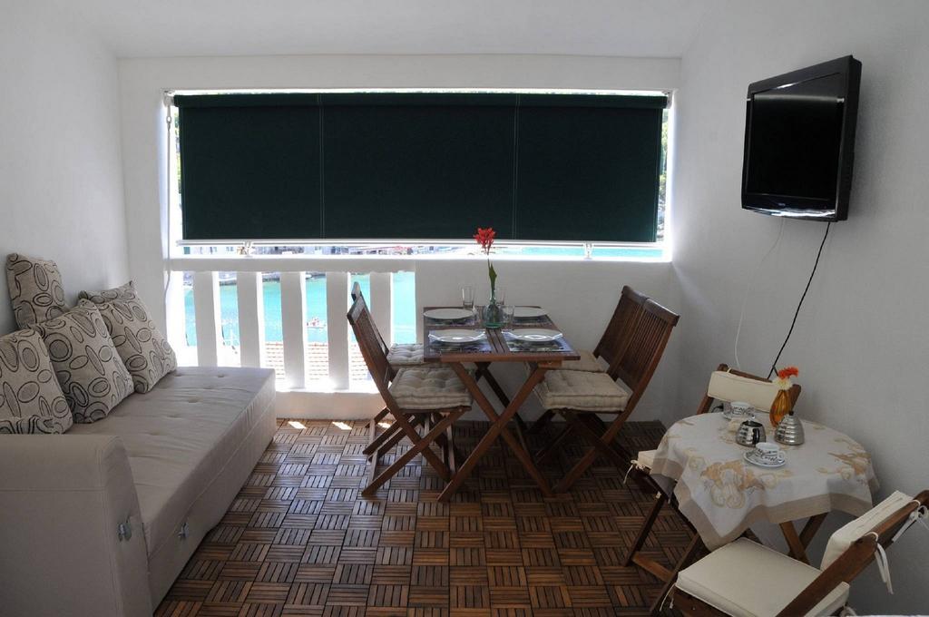 Apartment Stomorska Eksteriør bilde